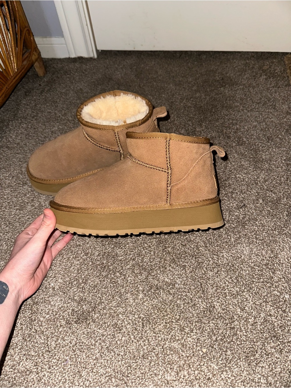 UGG Classic Mini Platform Boots in Chestnut
